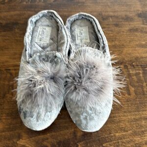 New Pretty You London Women's Silver Viola Slippers Size Large (8-9)